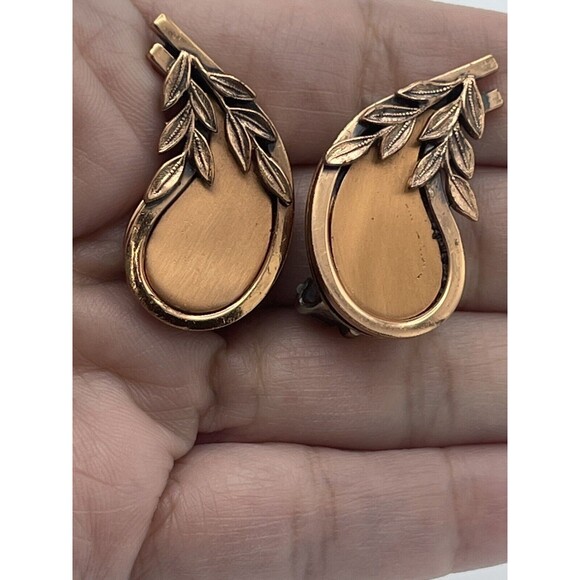 Vintage Renoir Paisley Leaf Copper Clip Earrings - Picture 4 of 8